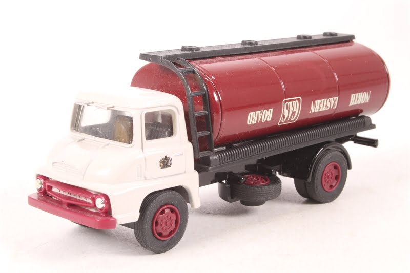 Corgi Vanguard VA9000 Ford Thames Trader North Eastern Gas