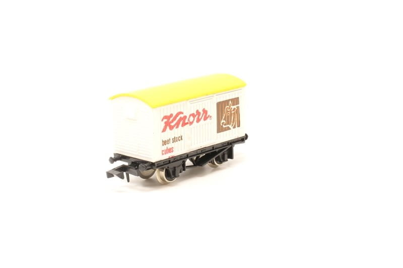 Graham Farish 12313 OO Gauge 12t Vent Van Knorr Livery