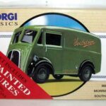 Corgi Classic Morris J Van Southdown , With 2 Figures