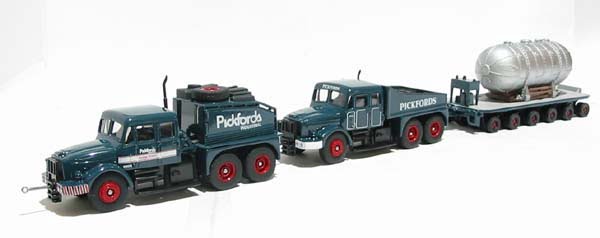 Corgi DG198000 1/76 Days Gone Scammell Contractors with Trailer & Load in Pickfords livery.