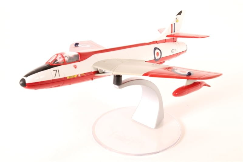 Corgi 49803 1/76 Hawker Hunter Mk6 4FTS (1976) - Image 2