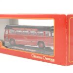Corgi OM45501-PO31 BMMO CM5T motorway coach "Midland Red" -