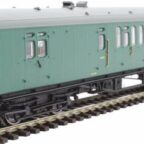 Hornby R4888B OO Gauge BR Bullied Suburban Brake 3rd Coach 'S2859S' - Pre Loved