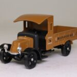 Corgi Classics C823 - 1926 Renault Truck - Jules Gouard Vin & Charbon - Pre Loved