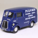 Corgi Classic 99802 Morris J Van - Pickfords - Pre Loved