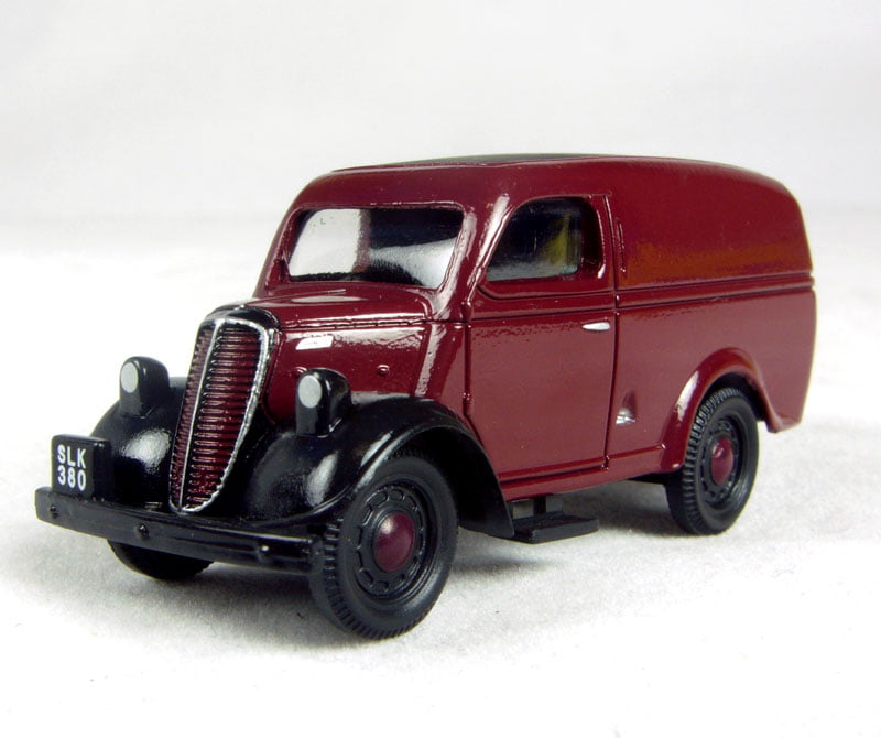 Classix EM76609 1/76 Ford E83W Thames Van Maroon