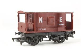 Mainline 37-140 OO Gauge T10ft Brake Van NE Brown