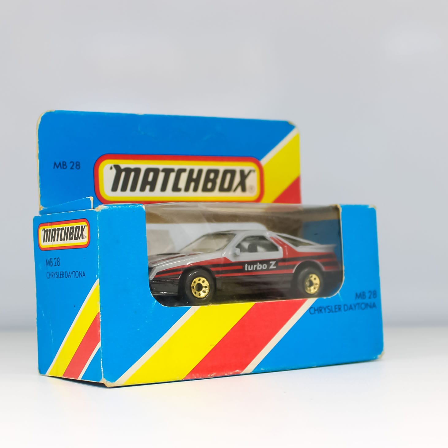 MATCHBOX 1/64 MB28 CHRYSLER DAYTONA GREY/BLACK