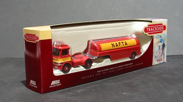 Corgi / Lledo Trackside DG186007 ERF LV Tanker NAFTA Tanker - Image 2