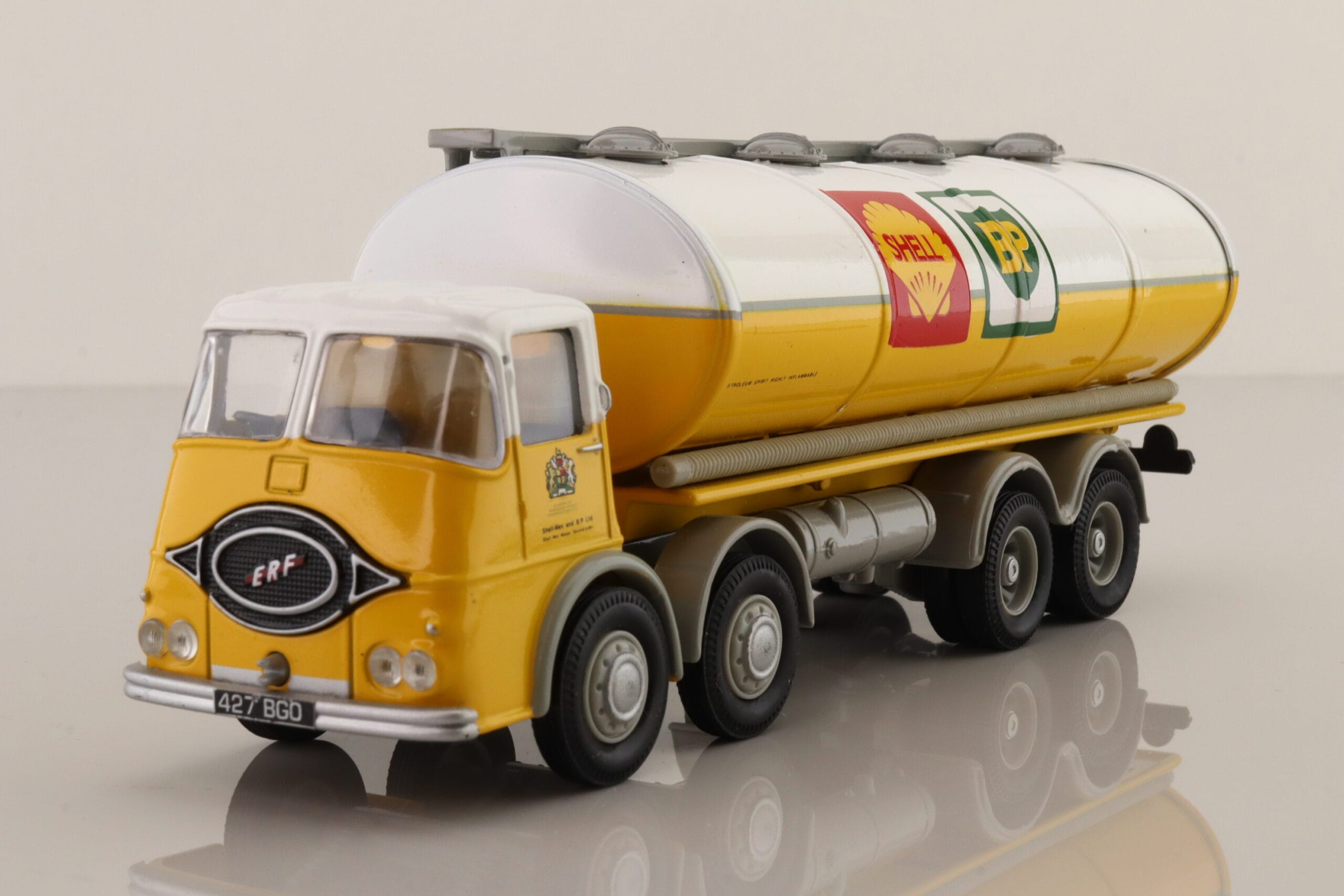 Corgi 11501 ERF KV Elliptical Tanker with Diecast Petrol Pump Shell/BP