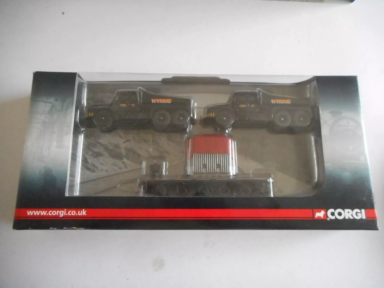 Corgi DG197101 Scammell Contractor x 2 / Trailer / Load Wynns / GEC