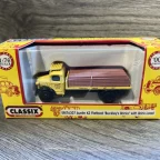 Pocketbond Classix EM7603 1/76 Ford Thames Newboulds Bread